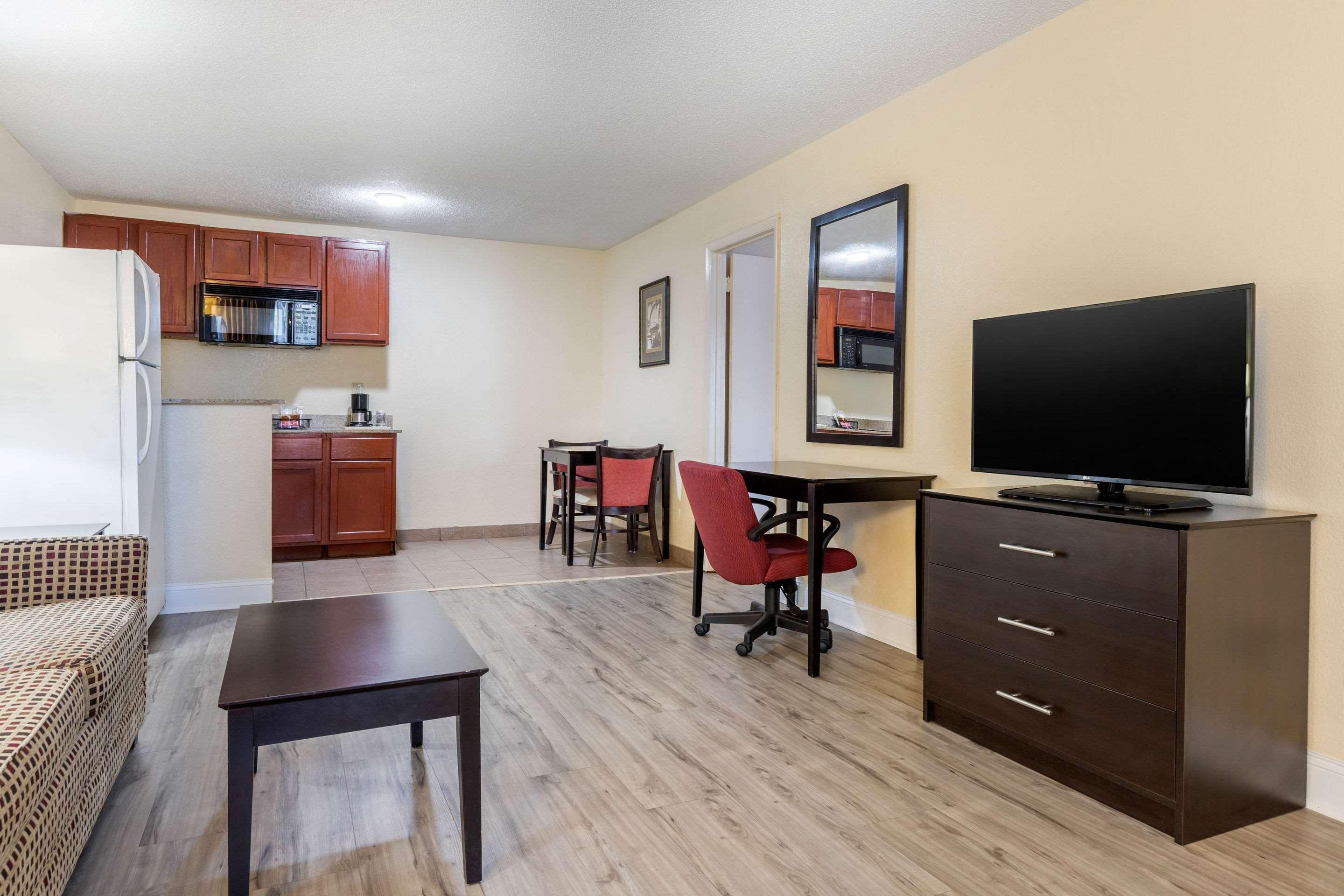 Quality Inn & Suites Lexington Exterior foto