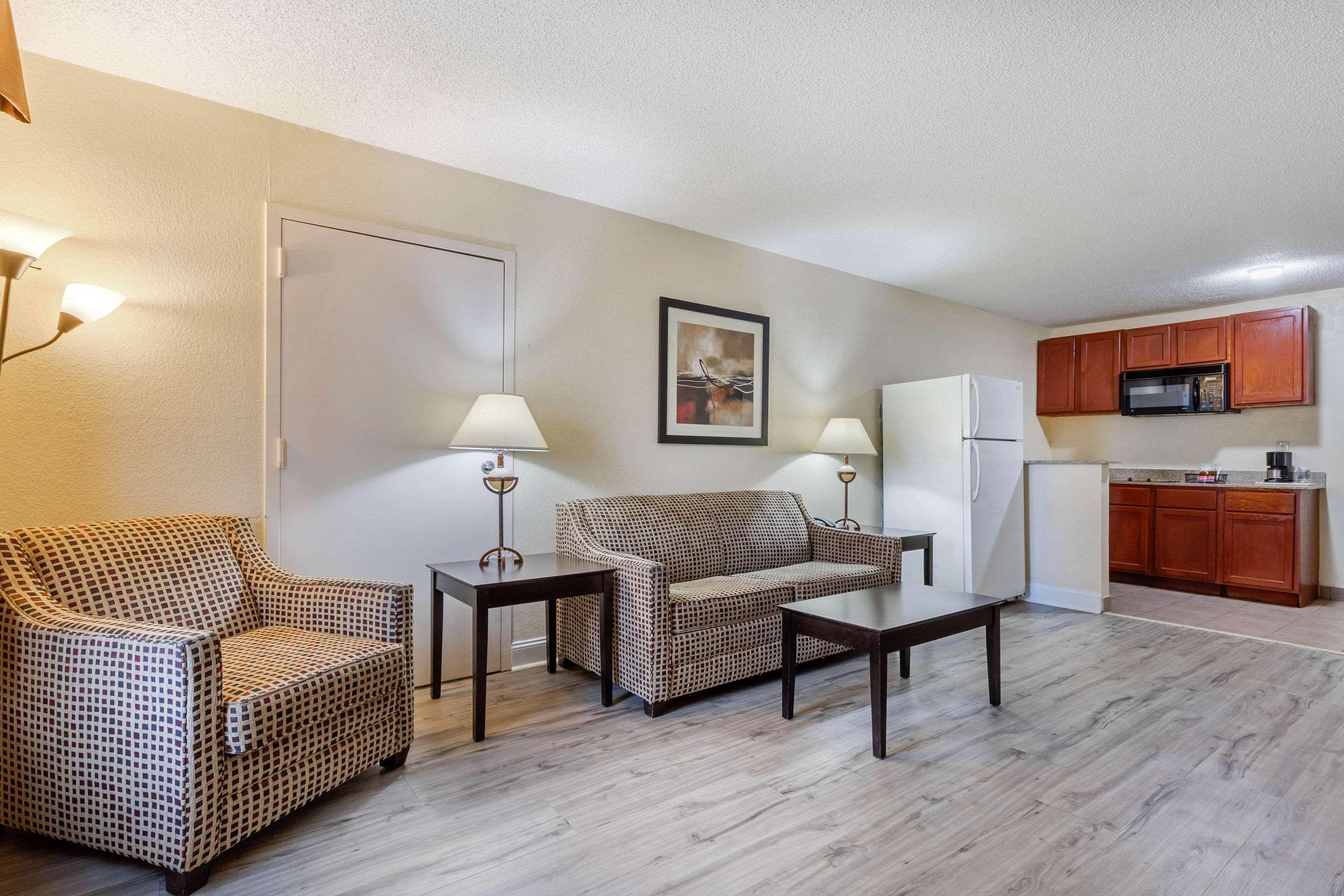 Quality Inn & Suites Lexington Exterior foto