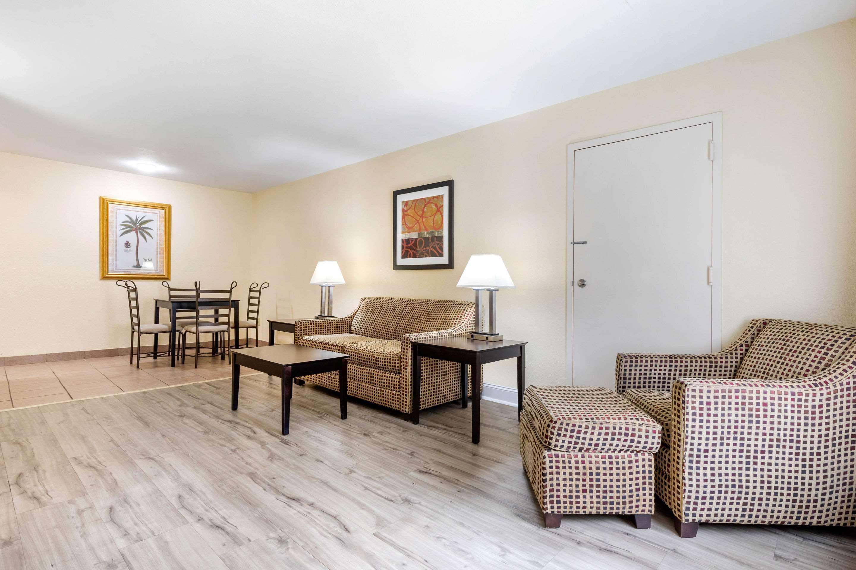 Quality Inn & Suites Lexington Exterior foto
