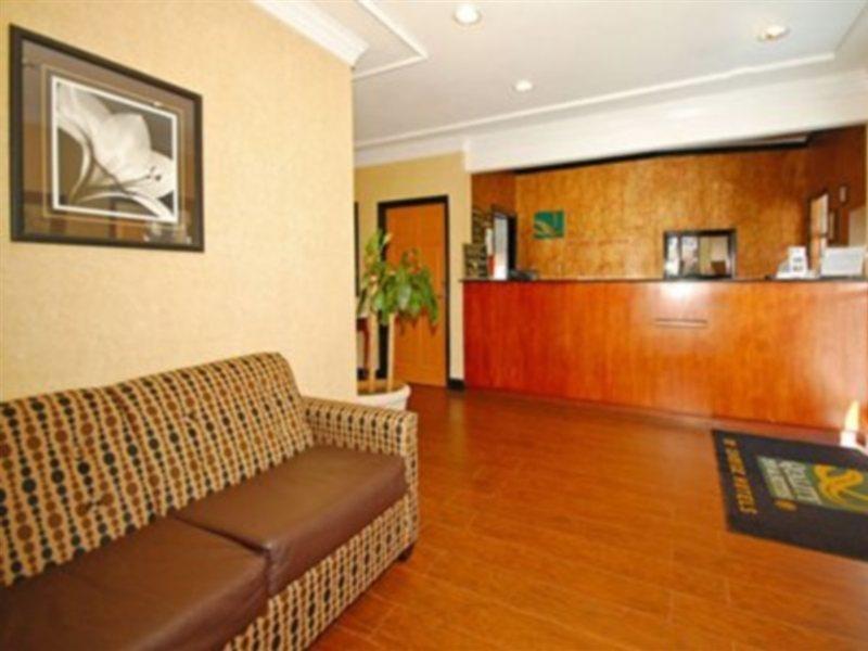 Quality Inn & Suites Lexington Interior foto