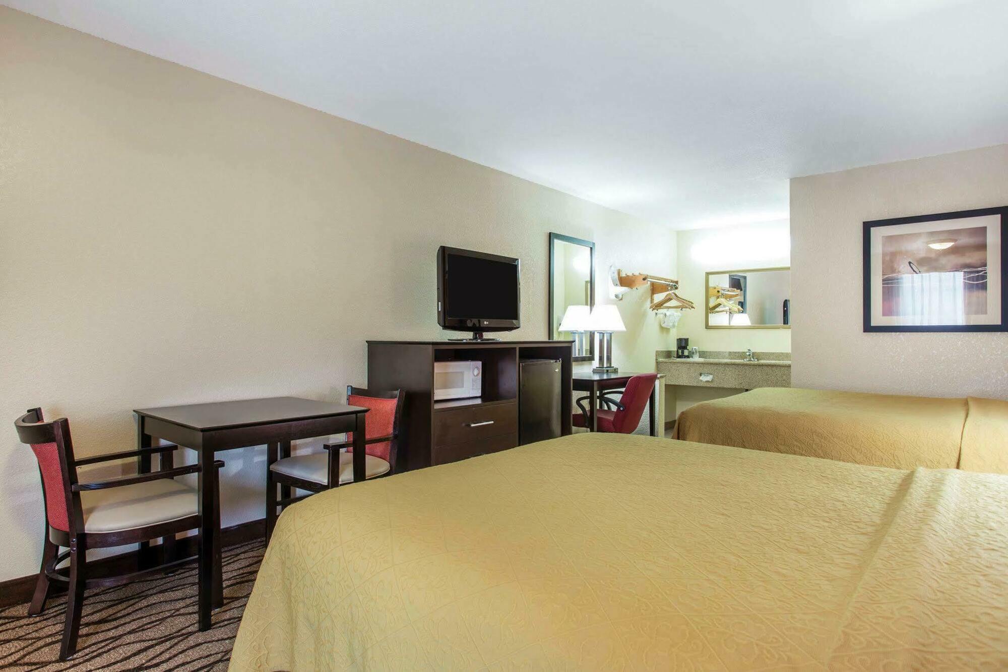 Quality Inn & Suites Lexington Exterior foto
